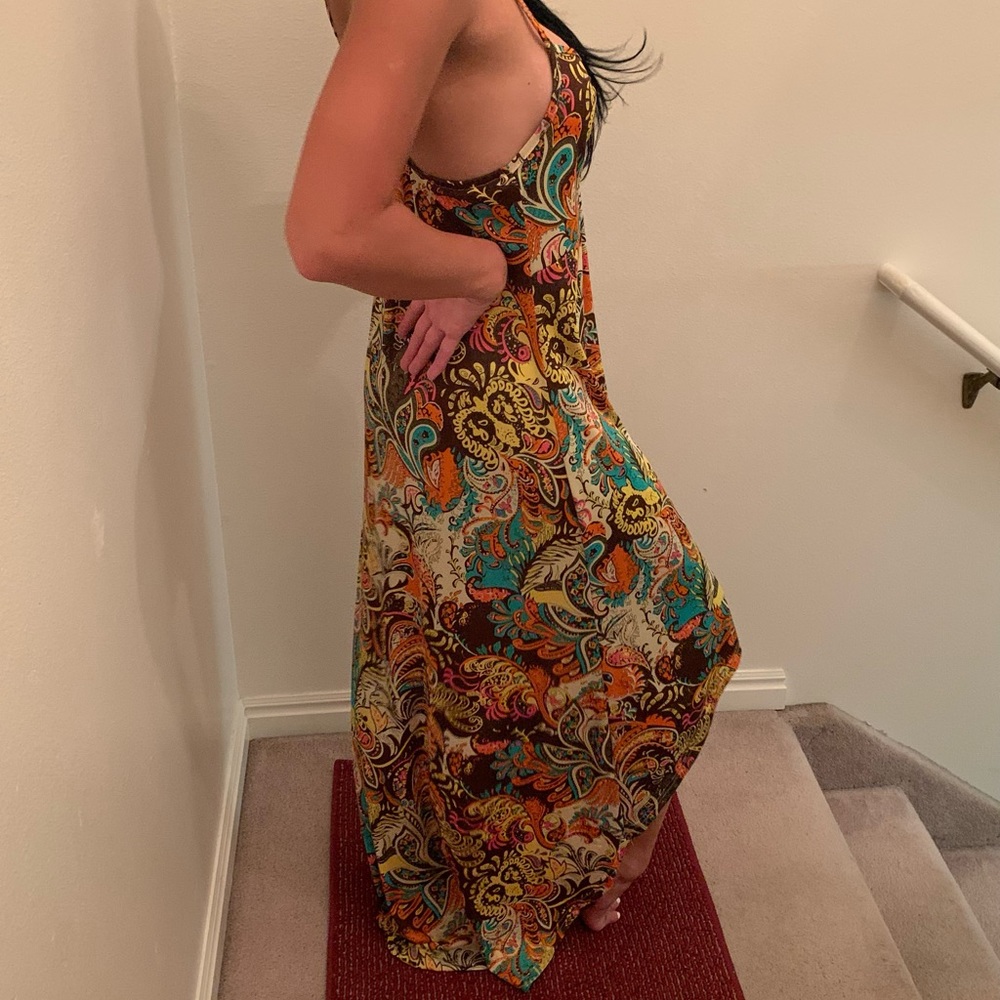 Womens Dress Size Medium. California Woman. Extremely comfortable material.